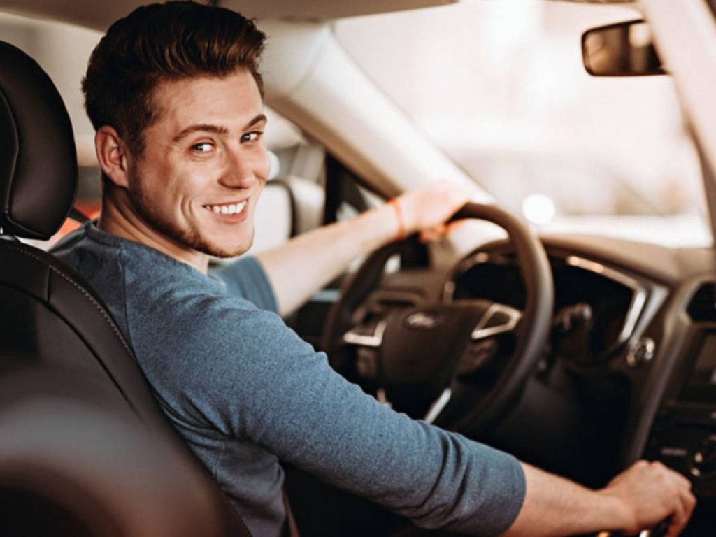 La edad máxima para poder conducir un coche en España 174 Motor16 potencia