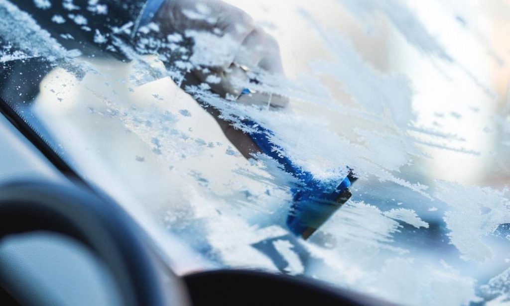 Consejos de la DGT para evitar un accidente con nieve o hielo 179 Motor16 seguridad