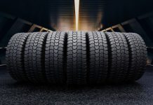 Según la OCU, así debes elegir los neumáticos de tu coche en función de la estación del año