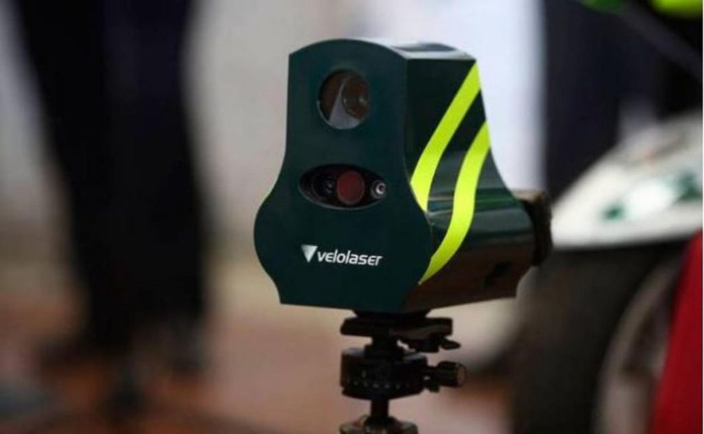 El truco infalible para detectar los radares 'invisibles' que usa la DGT 170 Motor16 radares