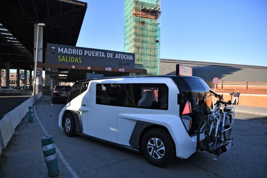 El taxi del futuro ya está en España 2 Motor16 taxi electrico etioca miner1 Motor16