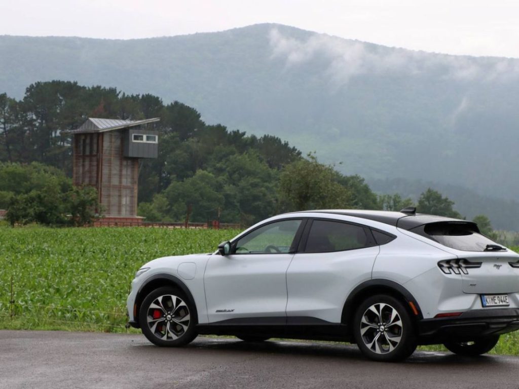 Coche eléctrico: según un experto su carga tendrá grandes obstáculos en 2035 97 Motor16 industria
