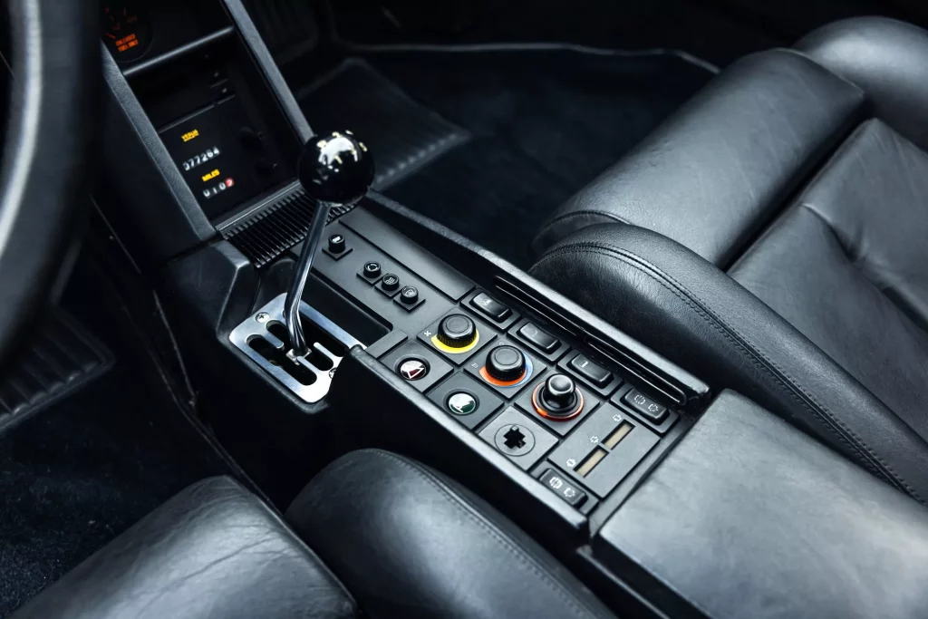 1986 Ferrari Testarossa Monospecchio 11 Motor16