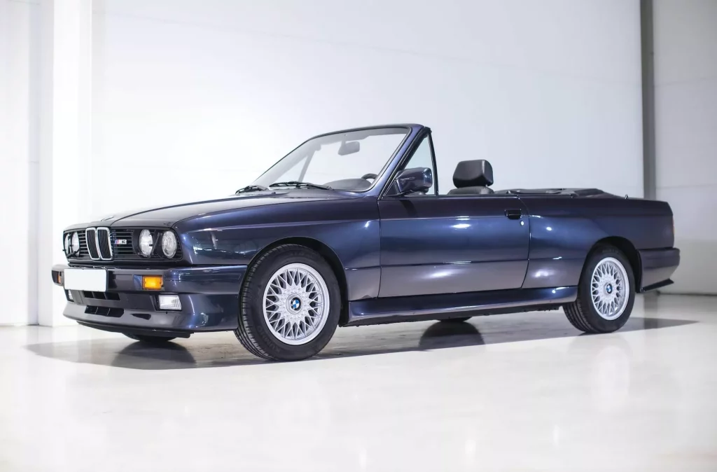 1989 BMW M3 Cabrio E30 Collecting Cars. Imagen estudio.