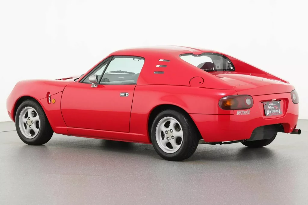 1992 Mazda MX-5 Ferrari. Imagen estudio trasera.