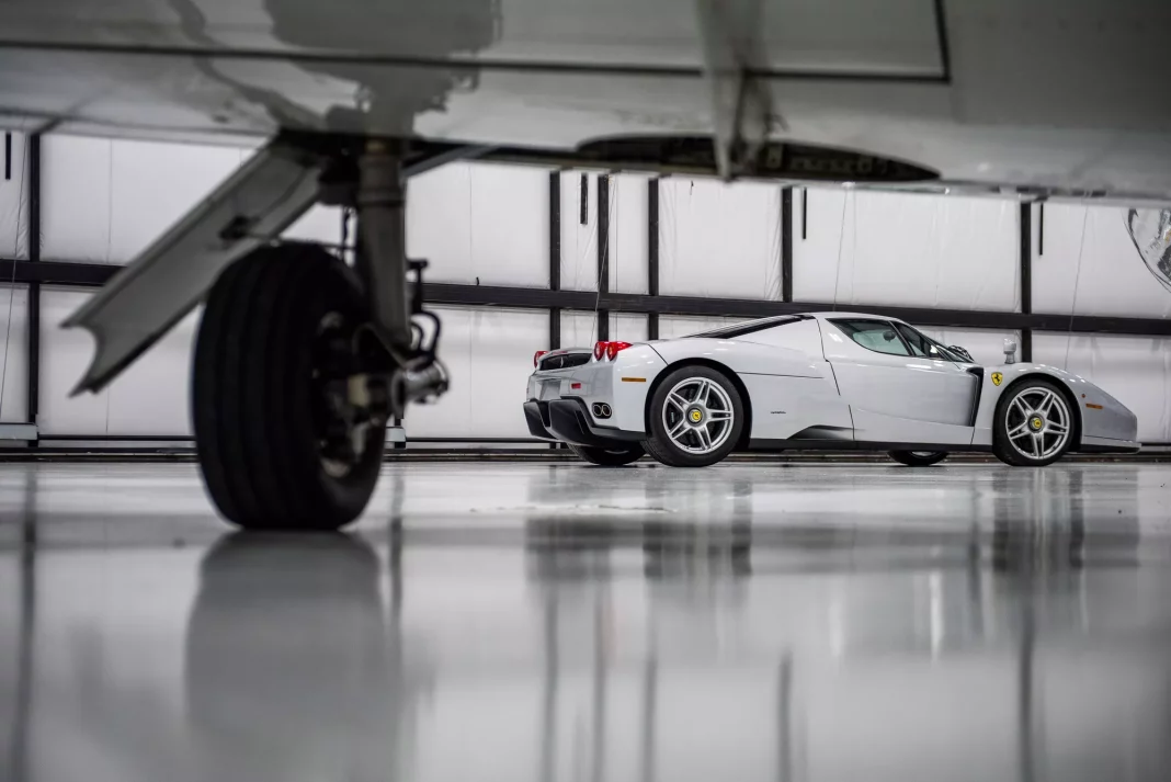 2003 Ferrari Enzo RM Sotheby's. Imagen Portada.