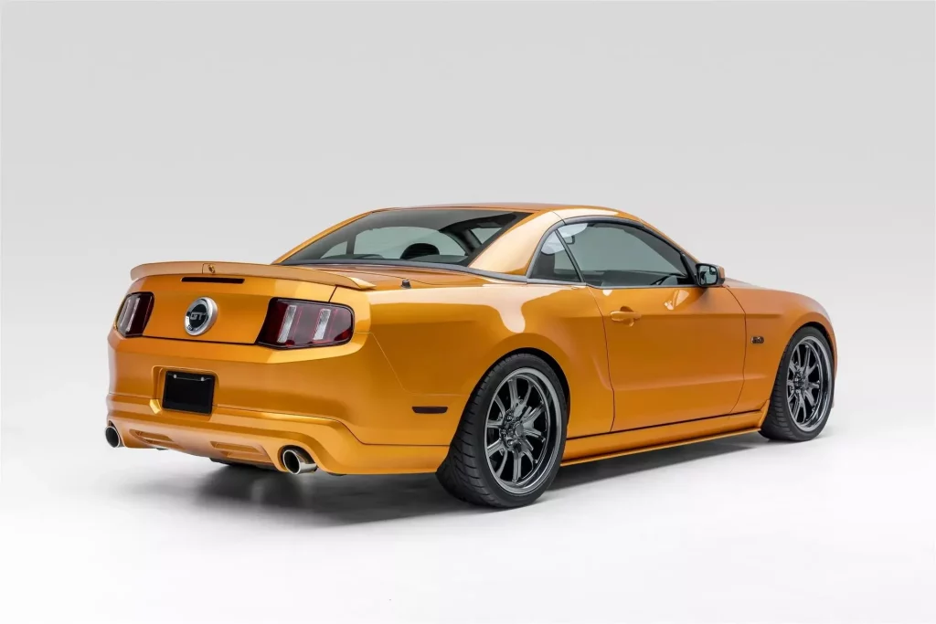 2011 Ford Mustang Hardtop 16 Motor16