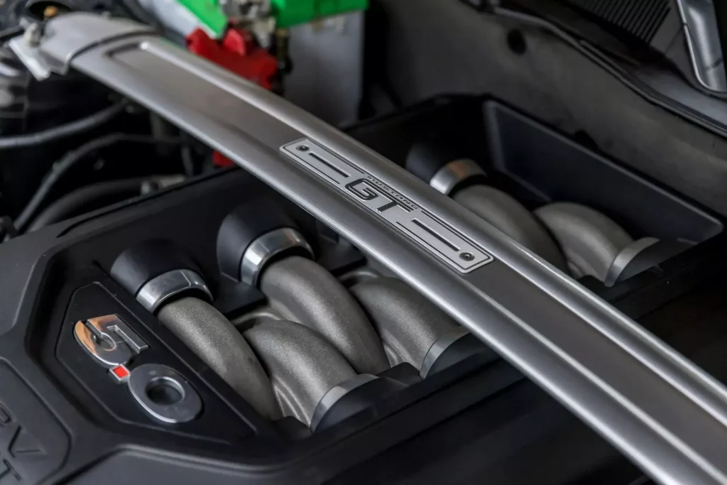 2011 Ford Mustang Hardtop 27 Motor16