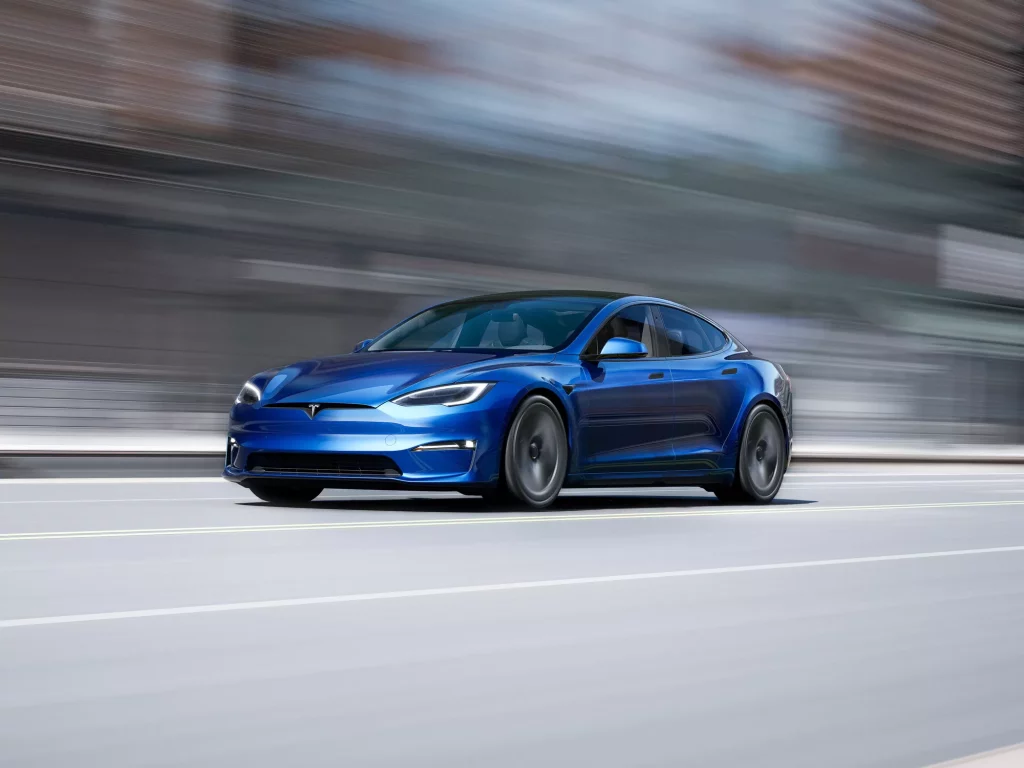 El nuevo modo de conducción que estrena Tesla con su actualización 1 Motor16 2022 Tesla Model S. Imagen portada.