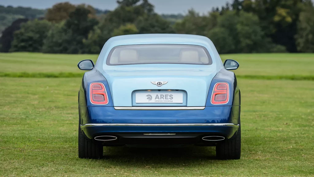 2023 Ares Coupe Sport Bentley Mulsanne. Imagen estática trasera.