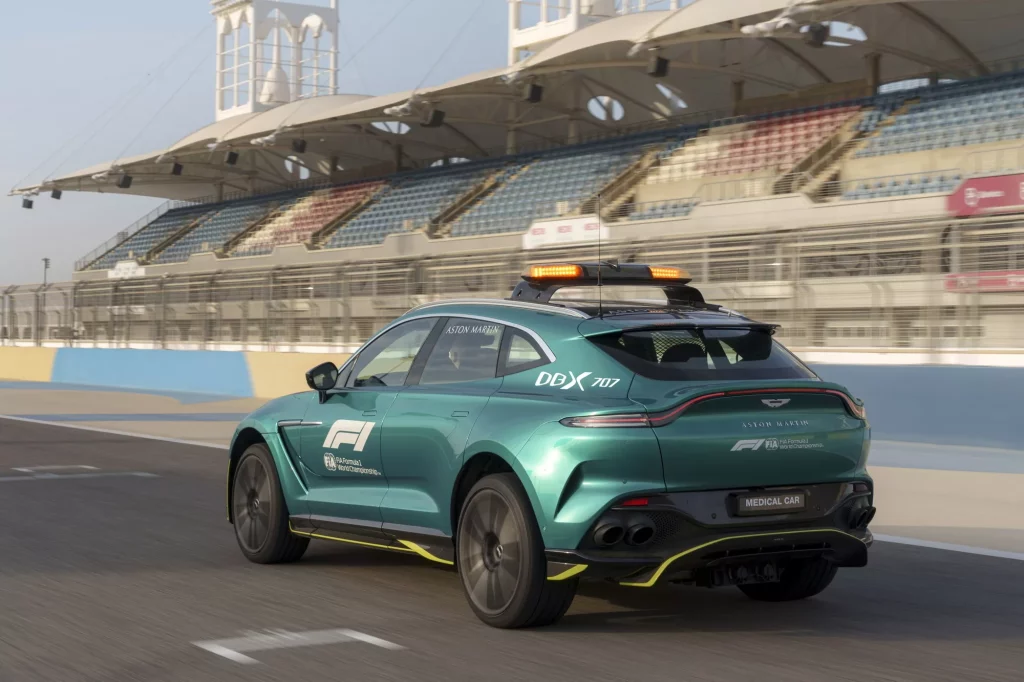 2023 Aston Martin Safety y coche medico 12 Motor16