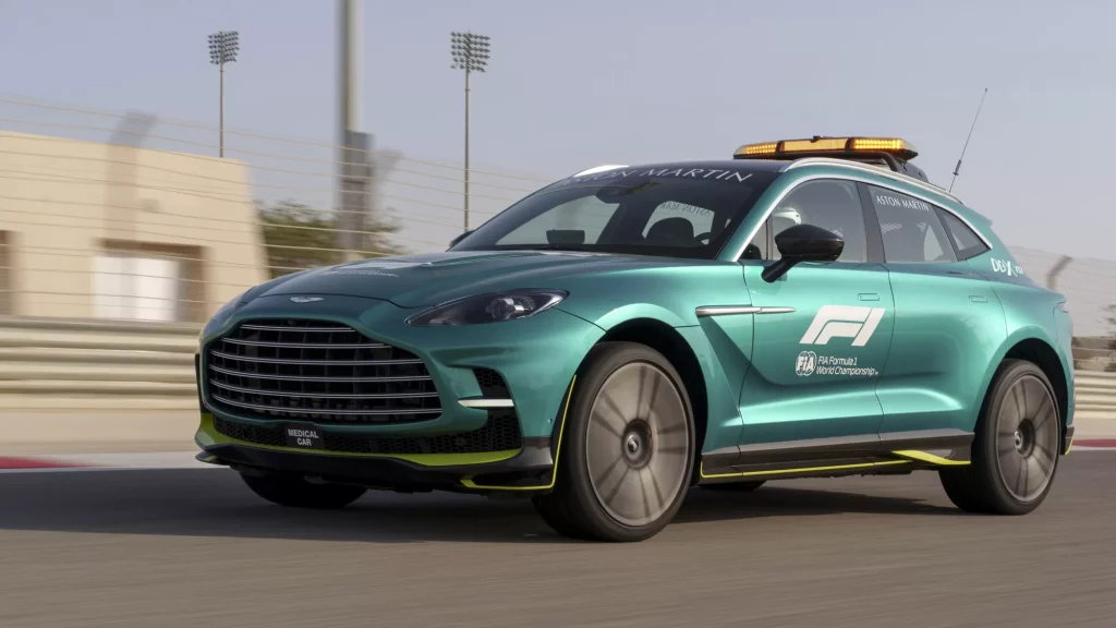 2023 Aston Martin Safety y coche medico 6 Motor16