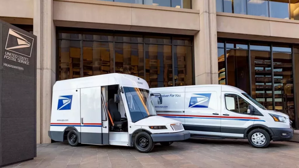 2023 Ford E-Transit USPS USA. Imagen exterior.