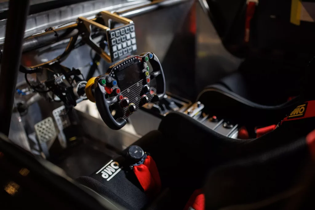 Honda CR-V Hybrid Racer: de locos 3 Motor16 2023 Honda CR-V Hybrid Racer. Imagen interior.