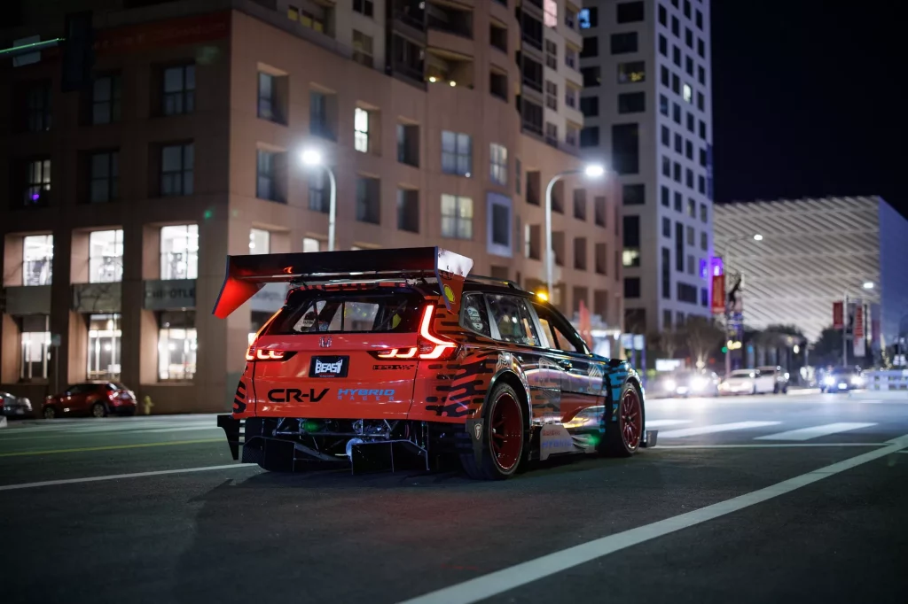 Honda CR-V Hybrid Racer: de locos 8 Motor16 2023 Honda CR V Hybrid Racer 5 Motor16