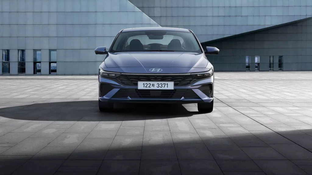 2023 Hyundai Avante Corea. Imagen estática delantera.