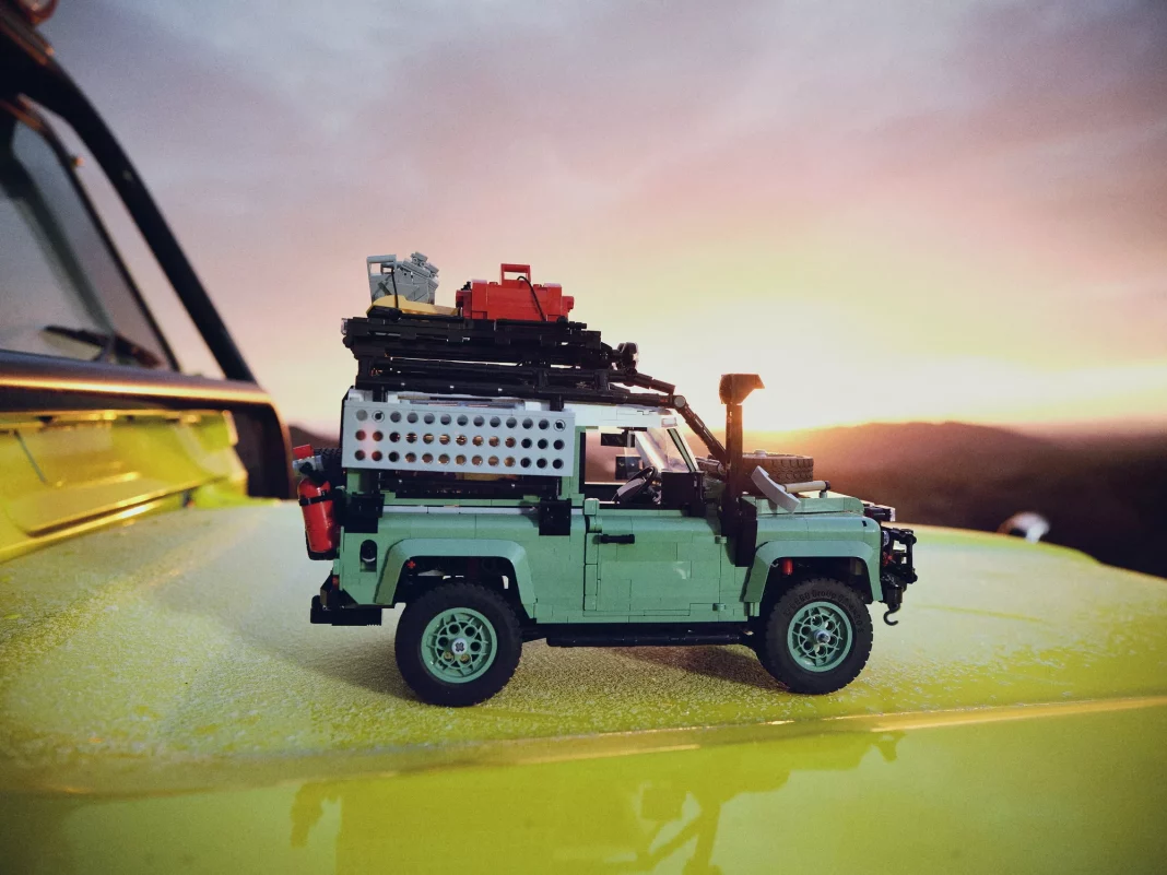 2023 Lego Land Rover Defender 90. Imagen portada.