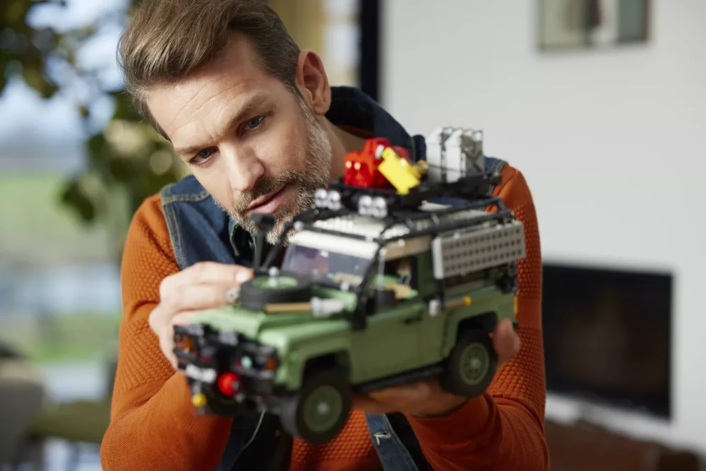 2023 Lego Land Rover Defender 90 14 Motor16