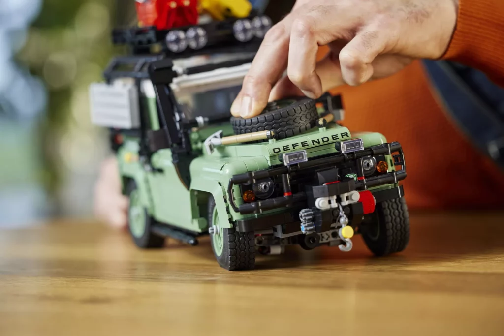 2023 Lego Land Rover Defender 90 15 Motor16