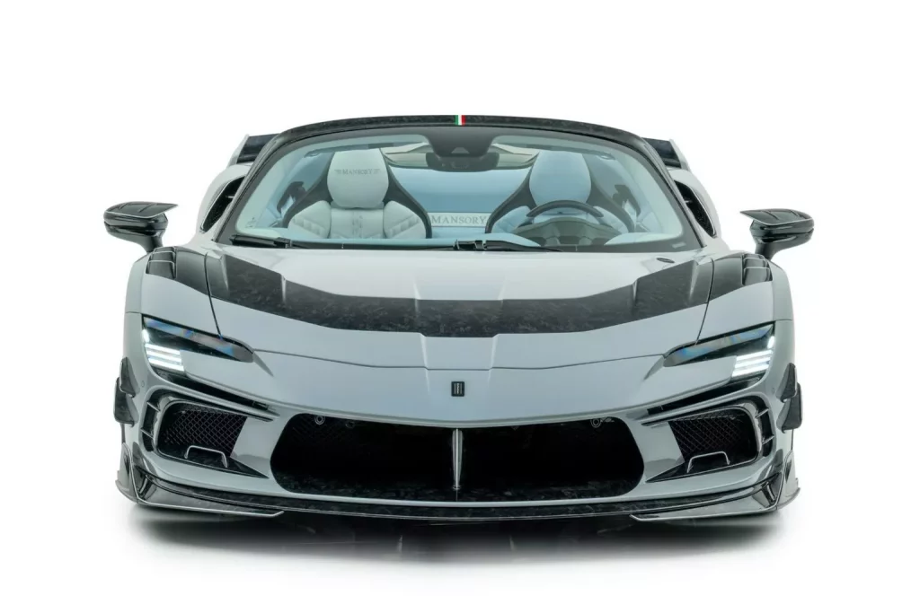 2023 Mansory Ferrari SF90 Spider. Imagen estudio frontal.