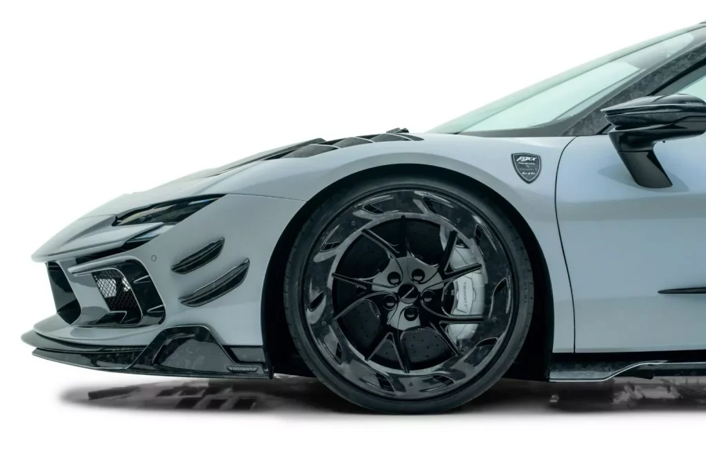 2023 Mansory Ferrari SF90 Spider. Imagen estudio detalle llanta.