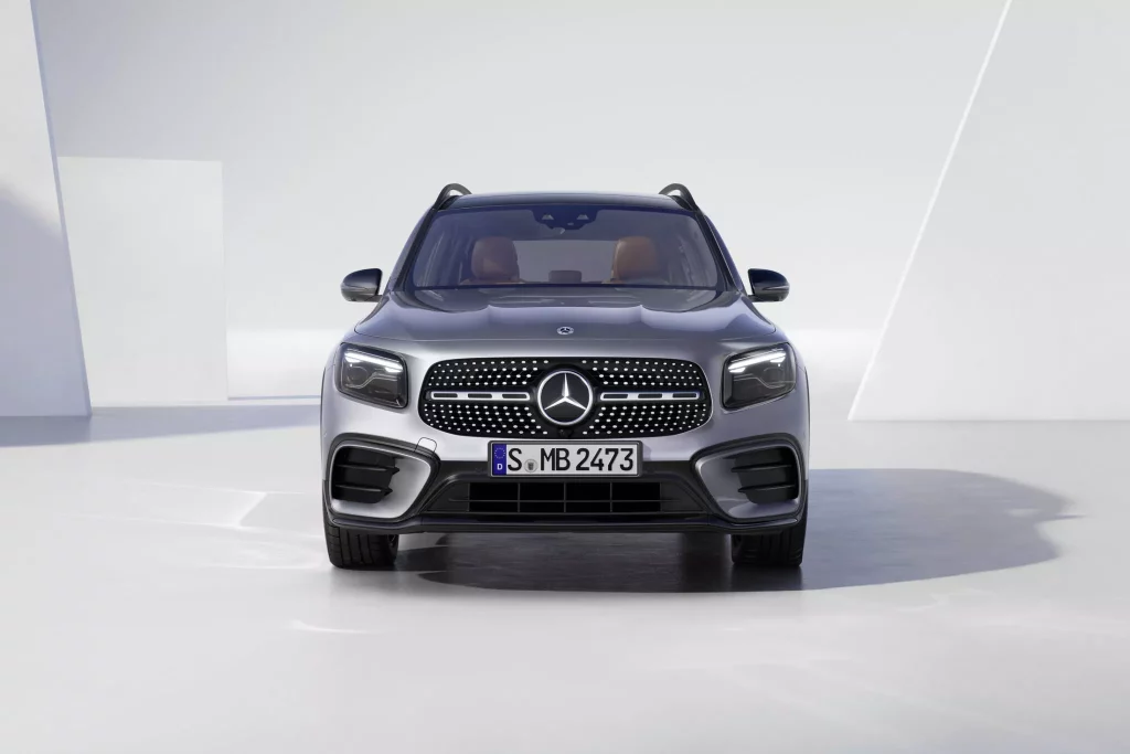 2023 Mercedes Benz GLA GLB 10 Motor16