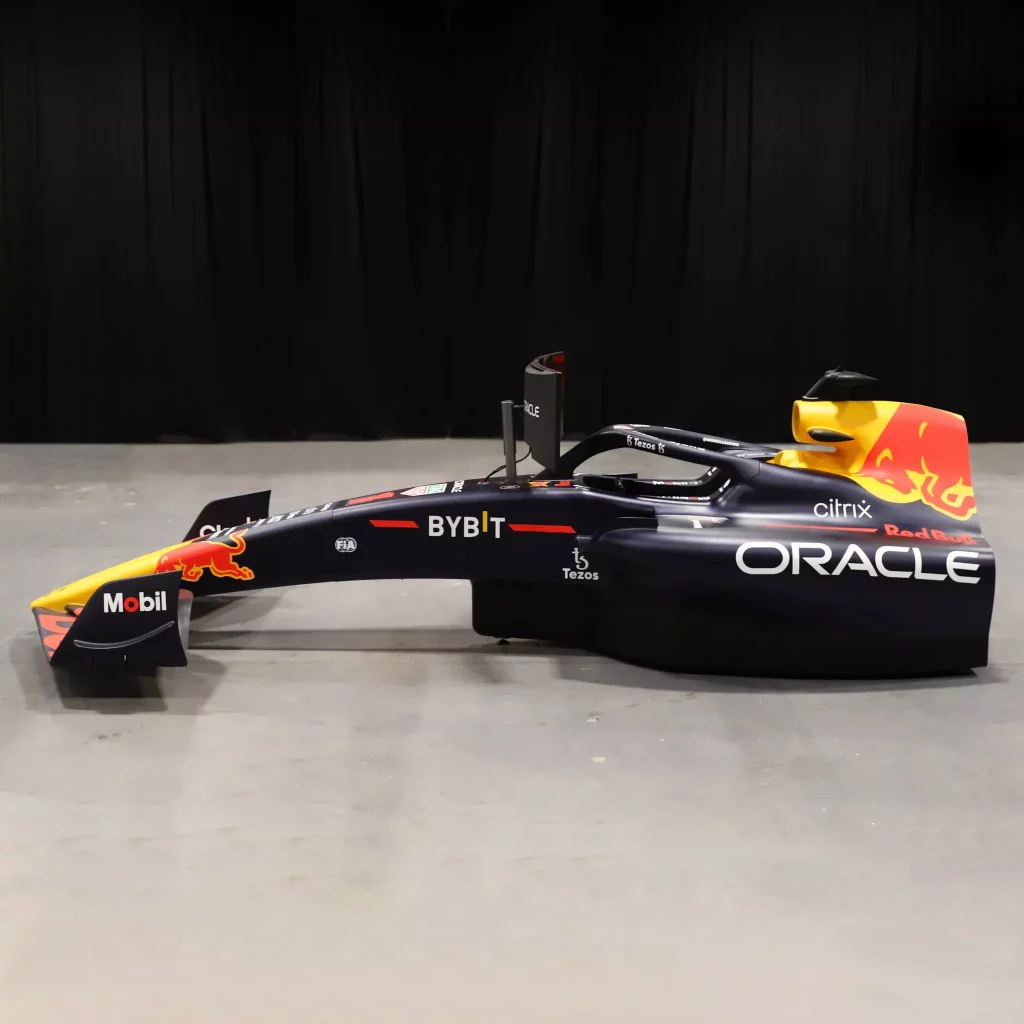 2023 Oracle Red Bull RB18 Simulador 1 Motor16