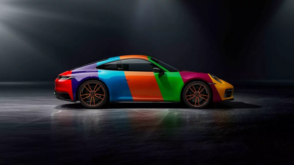 2023 Porsche 911 Carrera GTS 30 Years Tailandia. Imagen multicolor.