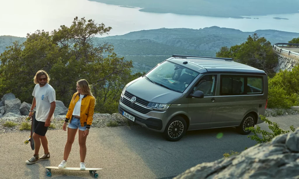 2023 Volkswagen California 6.1 Surf. Imagen exterior.