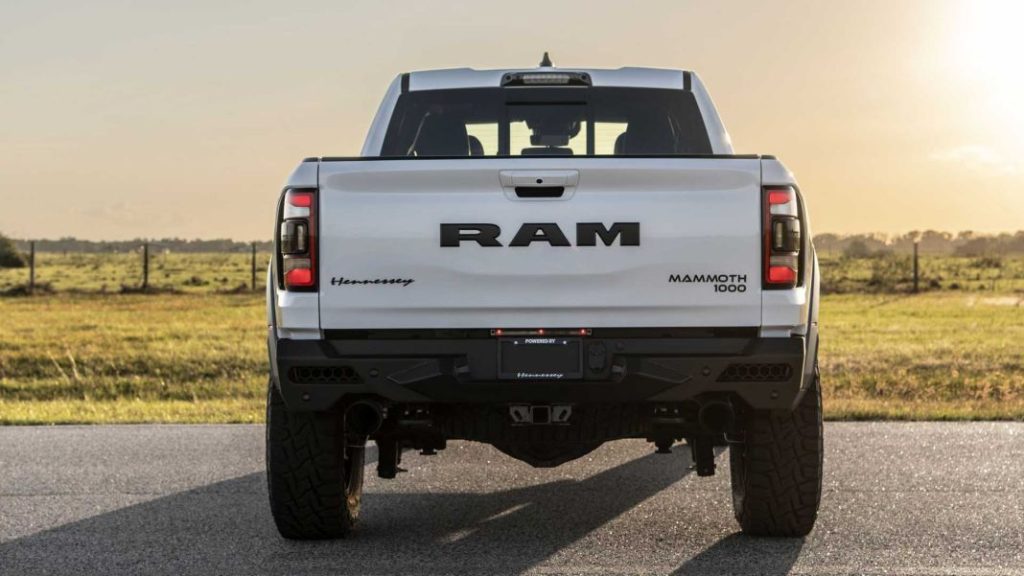 Extra de carbono para los RAM 1500 TRX gracias a Hennessey 8 Motor16 2023 hennessey mammoth trx carbon edition 8 Motor16