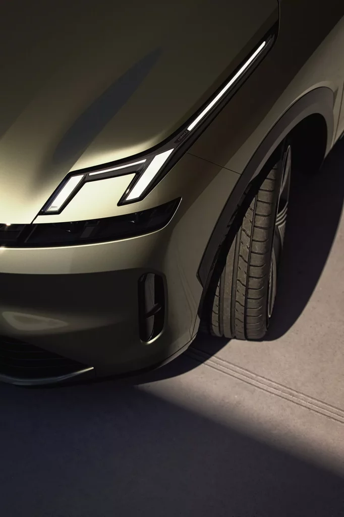 2023 lynk co 08 teaser 4 Motor16