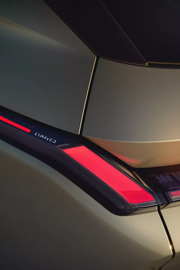 2023 lynk co 08 teaser 5 Motor16