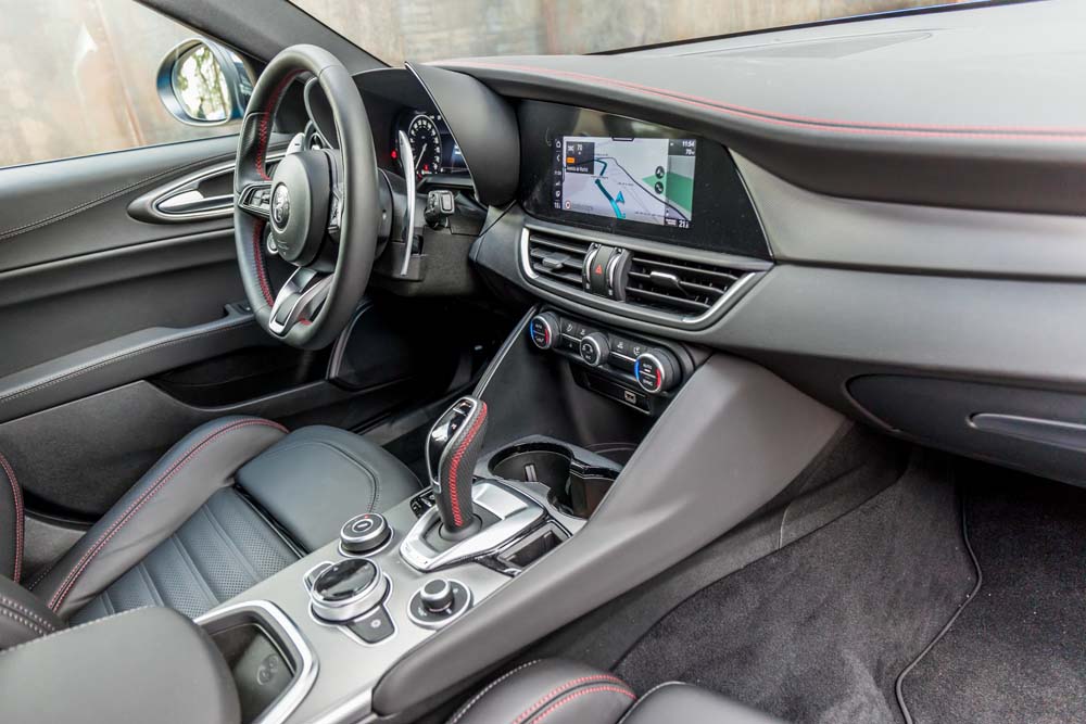Nuevos Alfa Romeo Stelvio y Giulia. Primera prueba 10 Motor16 Alfa Romeo Giulia 2023 5 Motor16