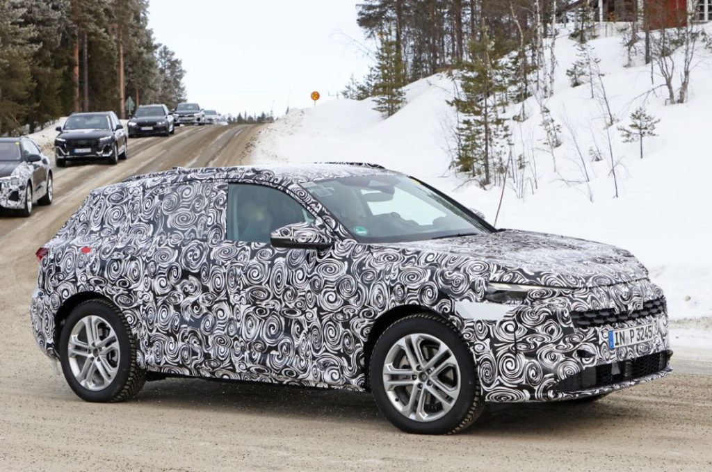 Audi Q5 production lights 16 Motor16