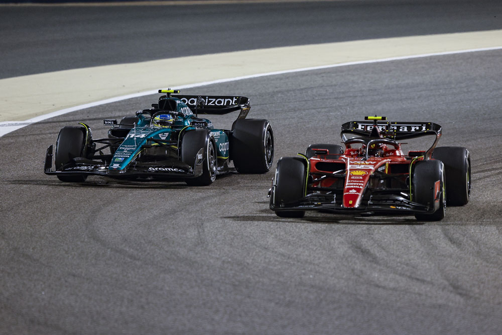 El peor de los temores para Carlos Sainz. ¿Y si Ferrari se hubiera equivocado en 2023? 1 Motor16 EuropaPress 5033153 14 alonso fernando spa aston martin f1 team amr23 action 55 sainz carlos Motor16