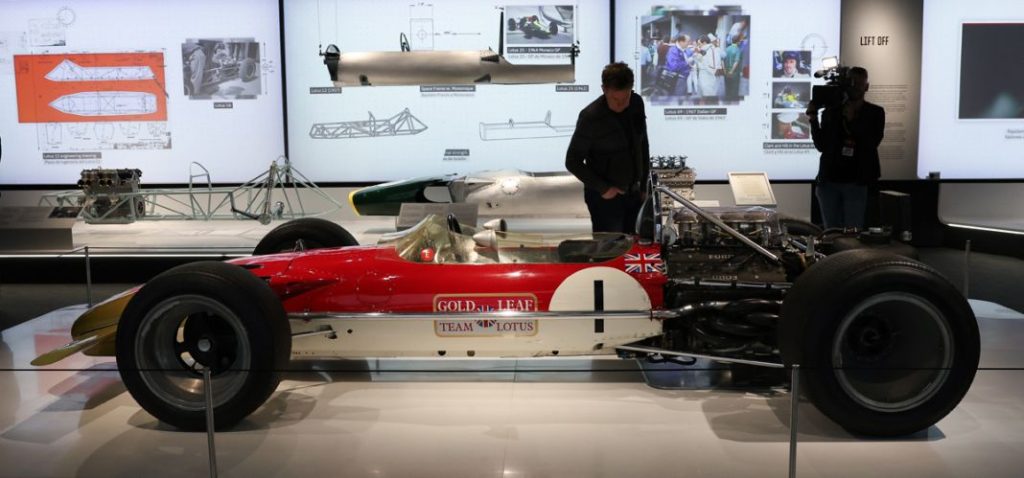 La Fórmula 1 llega a Madrid 2 Motor16 EuropaPress 5076082 coche carreras primera exposicion oficial formula recinto ferial feria Motor16