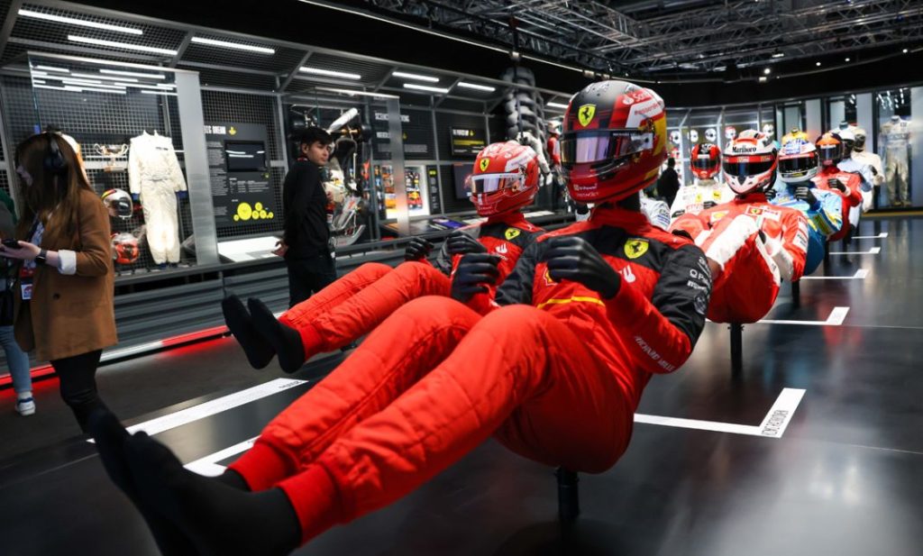 La Fórmula 1 llega a Madrid 15 Motor16 EuropaPress 5076093 maniquis vestidos trajes carreras primera exposicion oficial formula 1 Motor16