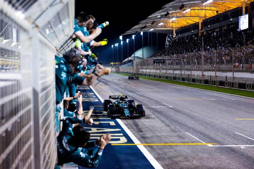 Fernando Alonso y Aston Martin: ¿por fin lo mejor está por llegar? 1 Motor16 FERNANDO ALONSO ASTON MARTIN GP BAHREIN 4 Motor16