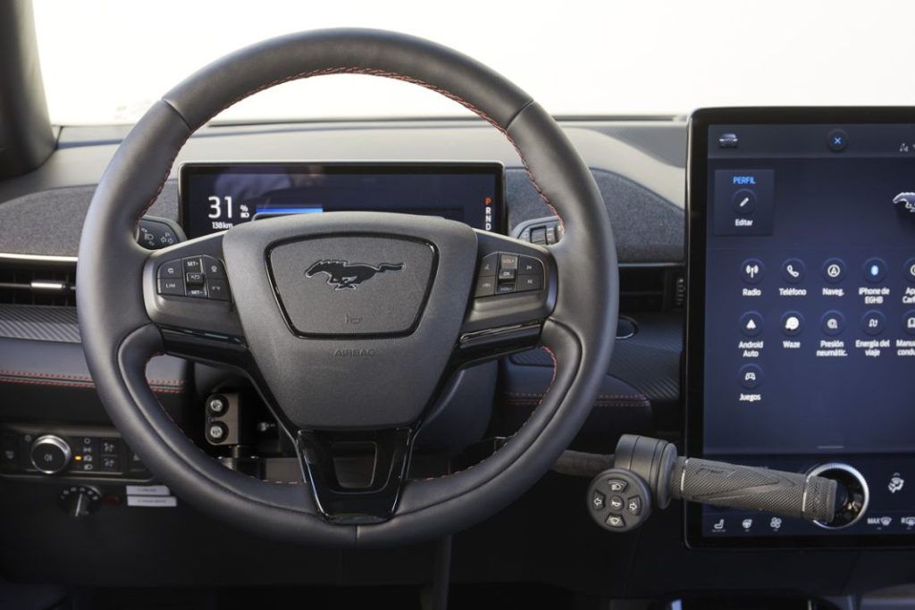 El primer coche eléctrico adaptado a personas con movilidad reducida 1 Motor16 FordMustangMach eAdapta007 Motor16