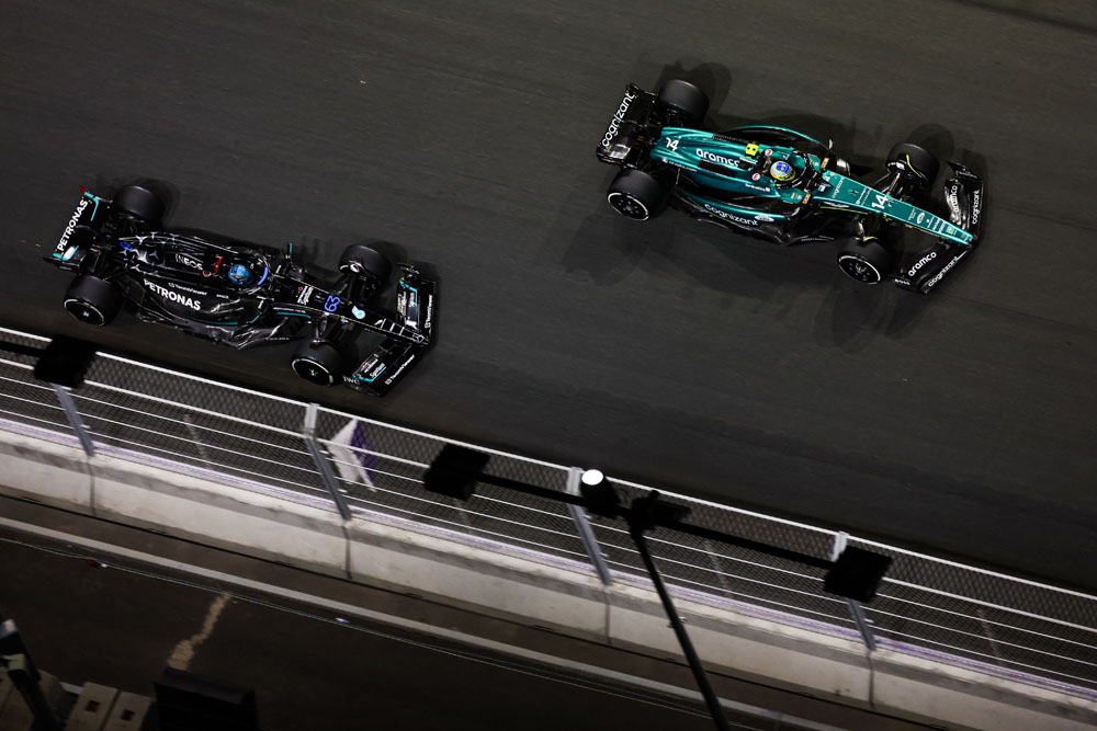 Fernando Alonso y George Russell.