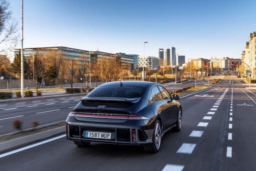 Probamos el Hyundai Ioniq 6, vanguardia absoluta 8 Motor16 Hyundai IONIQ 6 exterior 04 Motor16