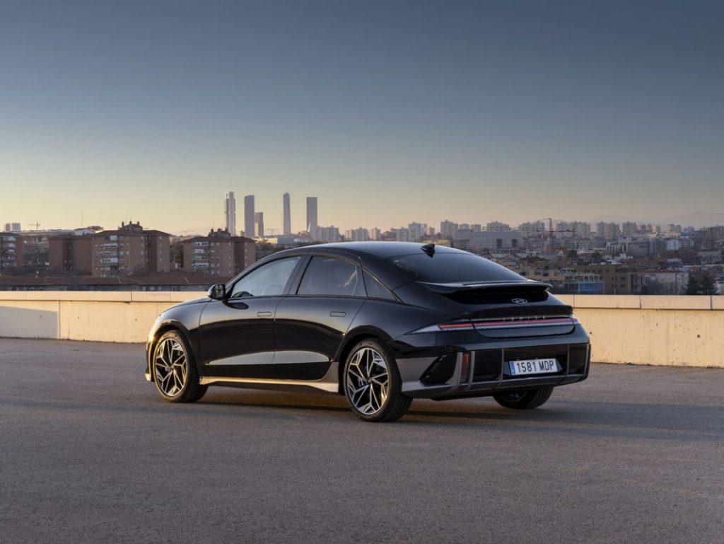 Probamos el Hyundai Ioniq 6, vanguardia absoluta 11 Motor16 Hyundai IONIQ 6 exterior 07 Motor16