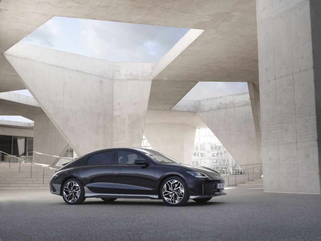 Probamos el Hyundai Ioniq 6, vanguardia absoluta 18 Motor16 Hyundai IONIQ 6 exterior 14 Motor16