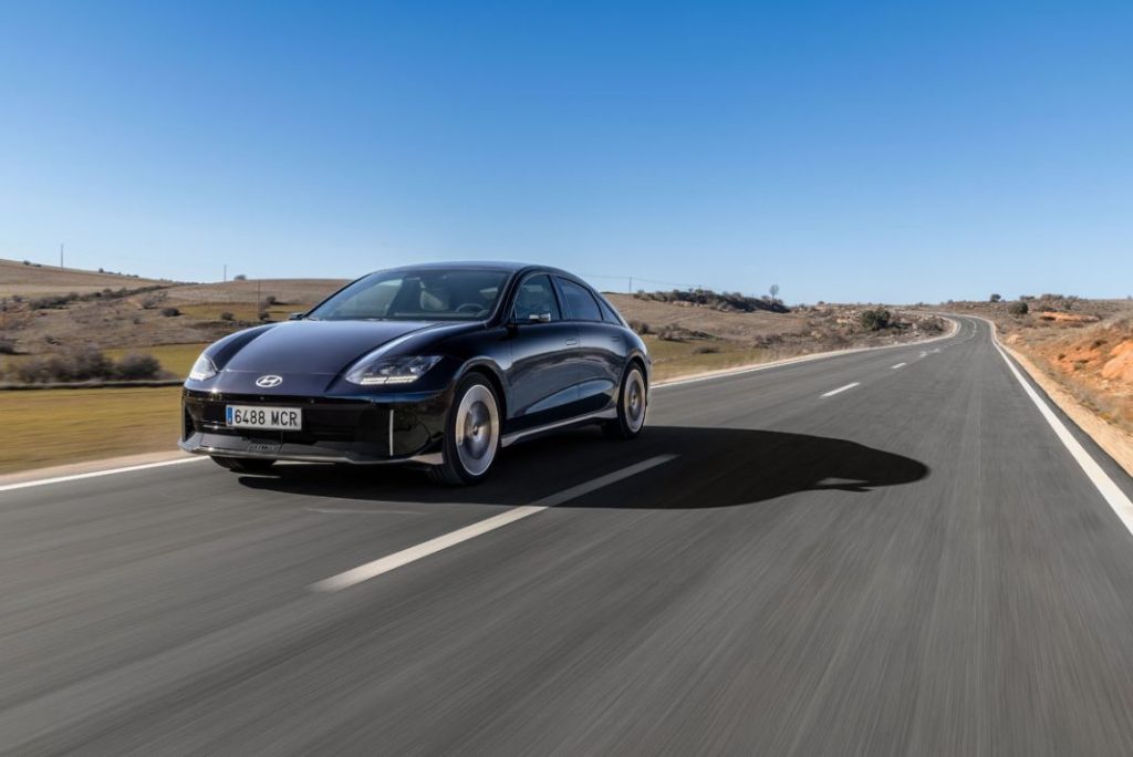 Probamos el Hyundai Ioniq 6, vanguardia absoluta 3 Motor16 Hyundai IONIQ 6 exterior 28 Motor16