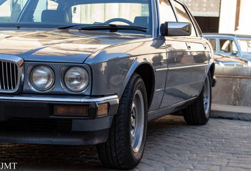 Concentración de coches clásicos e históricos en un lugar de La Mancha 7 Motor16 Jaguar