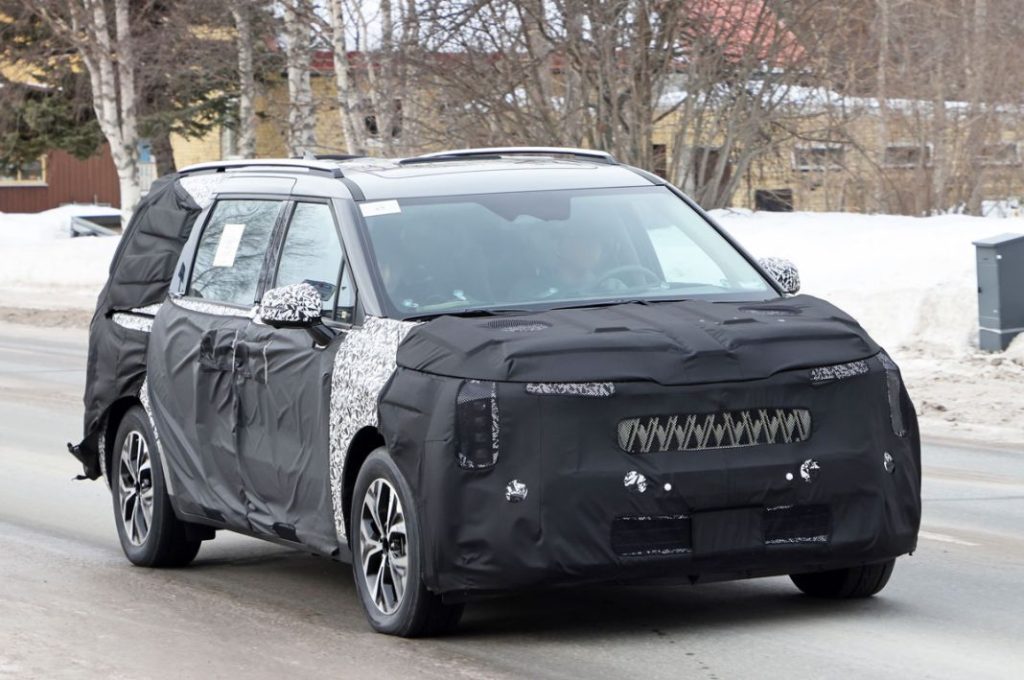 Las primeras fotos del futuro Kia Carnival 3 Motor16 Kia Carnival facelift 1 Motor16