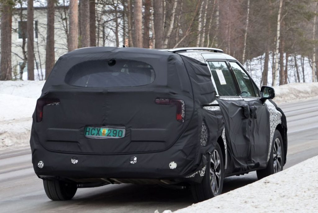 Las primeras fotos del futuro Kia Carnival 13 Motor16 Kia Carnival facelift 11 Motor16