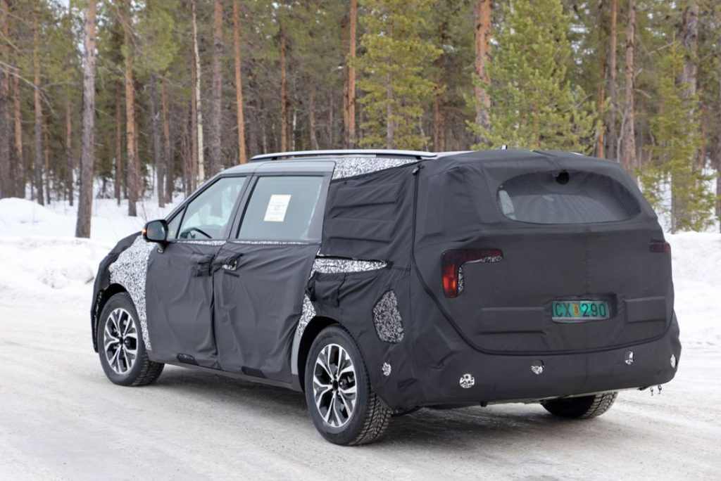 Las primeras fotos del futuro Kia Carnival 22 Motor16 Kia Carnival facelift 20 Motor16