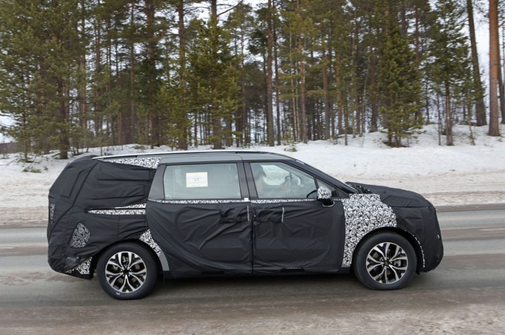 Las primeras fotos del futuro Kia Carnival 1 Motor16 Kia Carnival facelift 5 Motor16