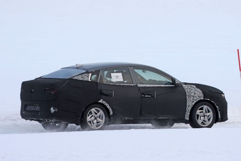 El nuevo Kia Rio Sedán está en marcha 12 Motor16 Kia Rio sedan 10 Motor16